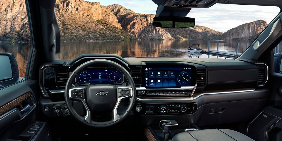 The Incredibly Modern Interior of the 2023 Silverado 
