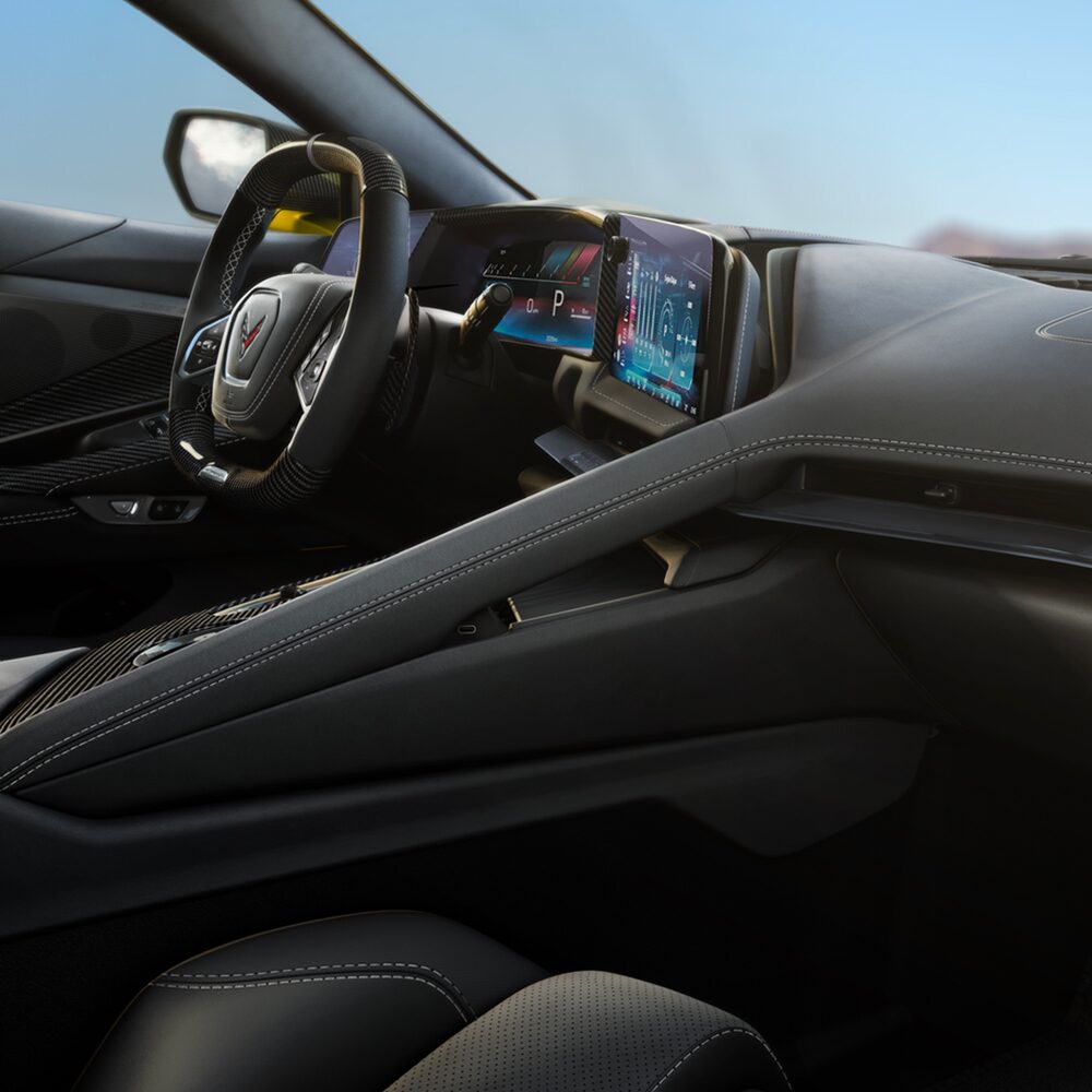 2026-corvette-design-interior-01.jpg