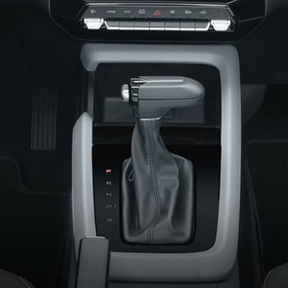 Palanca de velocidades en color negro disponible para Chevrolet Aveo sedán 2026