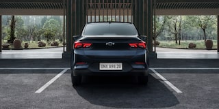 Chevrolet Onix 2026, sedán deportivo con faros traseros de tecnología LED