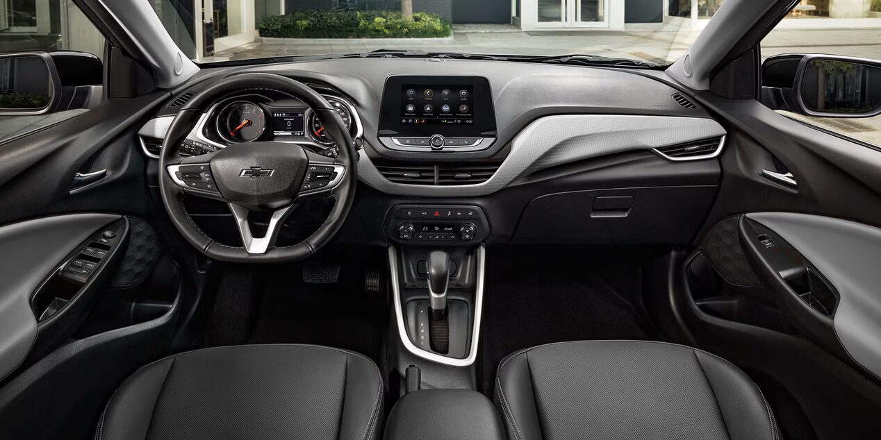 Infoentretenimiento interior con pantalla Touchscreen de 8 pulgadas para Chevrolet Onix 2026, sedán