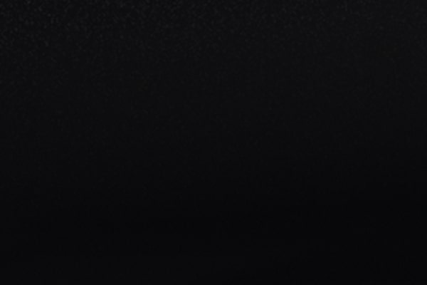 Pantone color negro onix para página de Chevrolet Tracker 2025