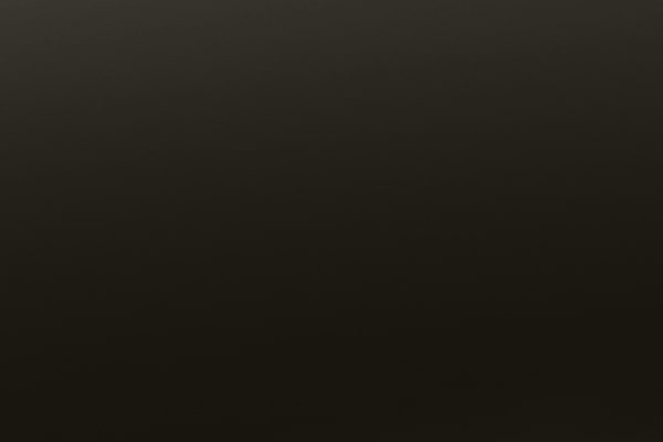 Pantone color mocha metálico para página de Chevrolet Tracker 2025