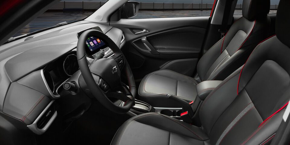 Chevrolet Tracker, mejor SUV con interior Tela/ Vinipiel Rojo