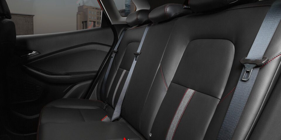 Chevrolet Tracker, mejor SUV con interior Tela/ Vinipiel Rojo