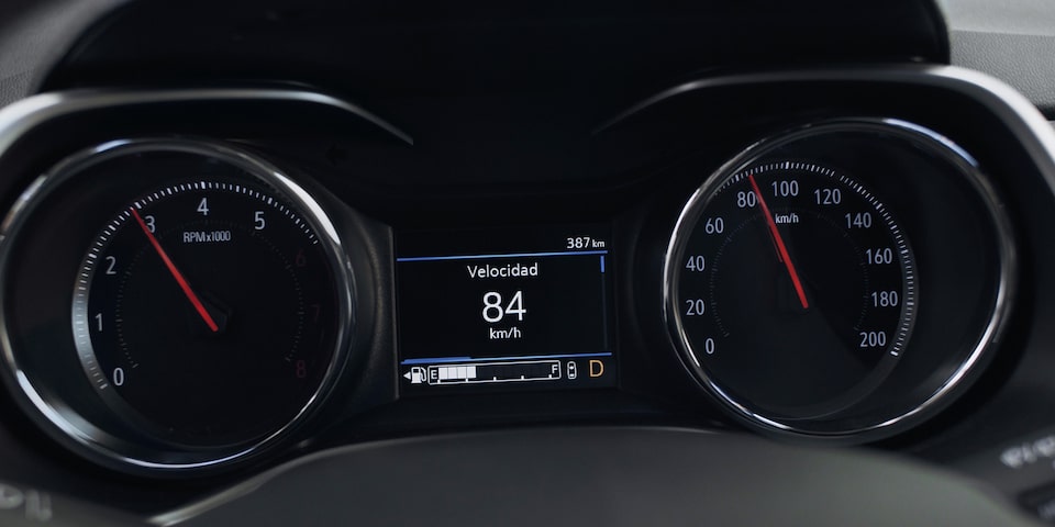 Chevrolet Tracker, SUV con motor turbo eficiente, así como llave inteligente para entrada y encendido remoto