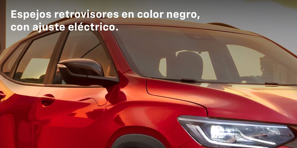  Chevrolet Tracker RS, SUV con espejos retrovisores en color negro