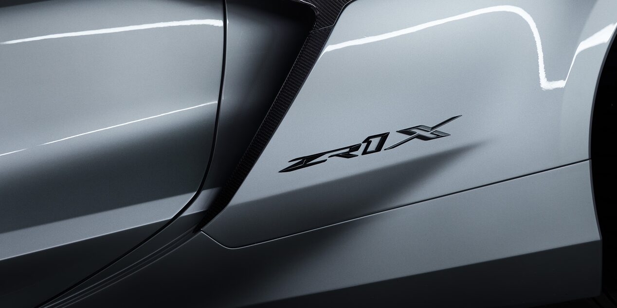 Chevrolet Corvette ZR1X con entradas de aire laterales