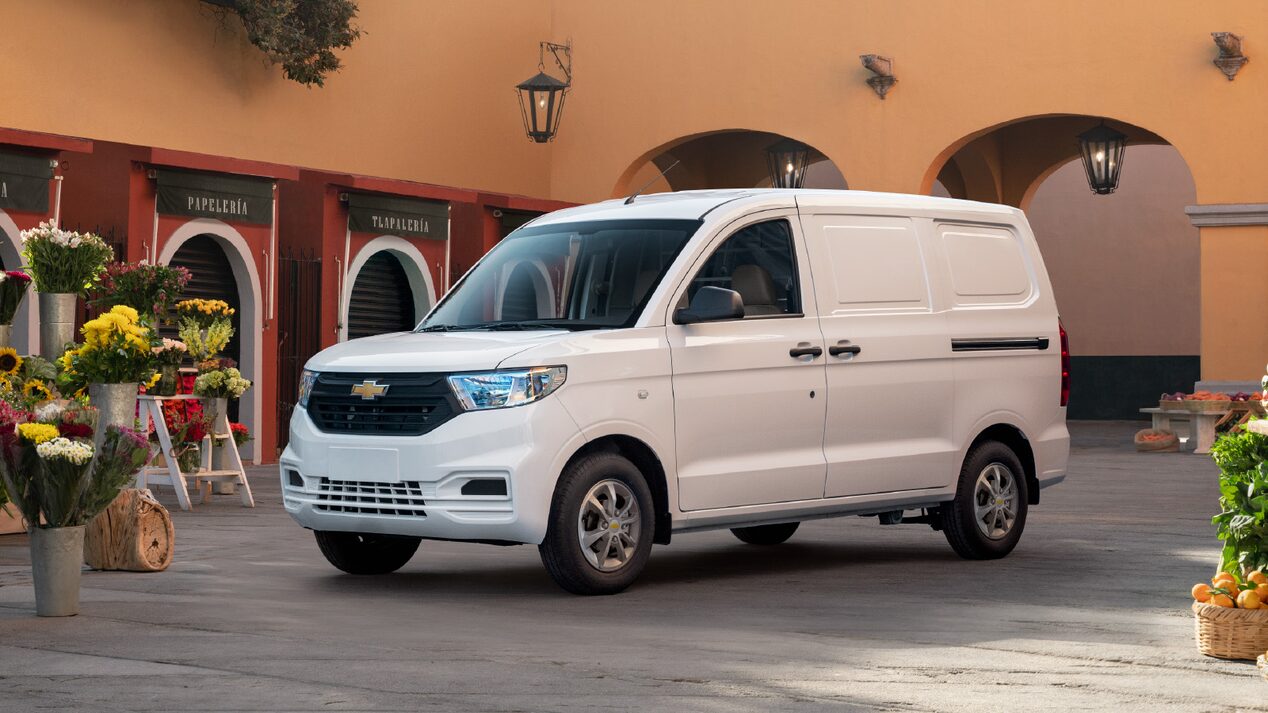 Chevrolet Tornado Van