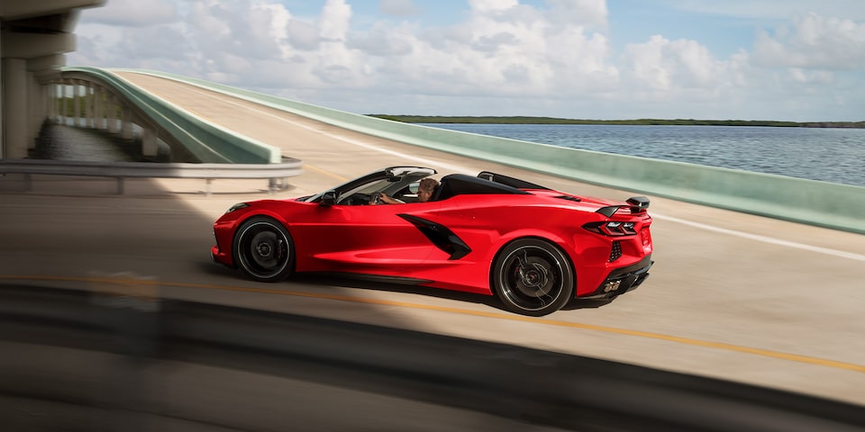 Chevrolet Corvette 2025 carro deportivo de lujo convertible con techo Hard Top retráctil