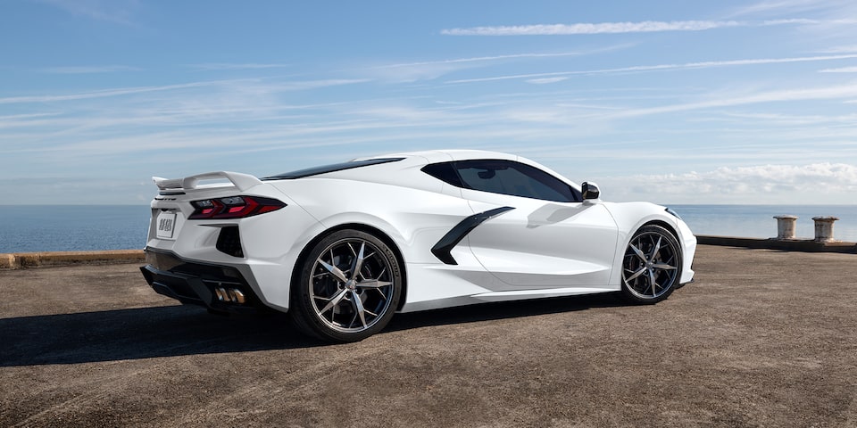 Nuevo Chevrolet Corvette 2025 con acentos en exterior con acabados en Carbon Flash