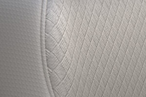 Chevrolet Cheyenne 2025, camioneta pickup con tapizado tela gris claro