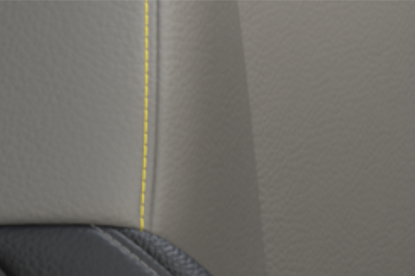 Chevrolet Cheyenne 2025, camioneta pickup con tapizado piel negra y avellana