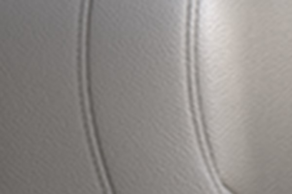 Chevrolet Cheyenne 2025, camioneta pickup con tapizado piel gris claro