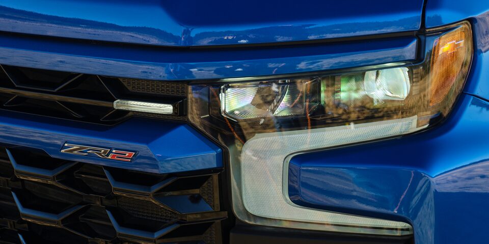 Chevrolet Cheyenne 2025, camioneta pickup con Modo de manejo Terrain con One Pedal Rock Crawling