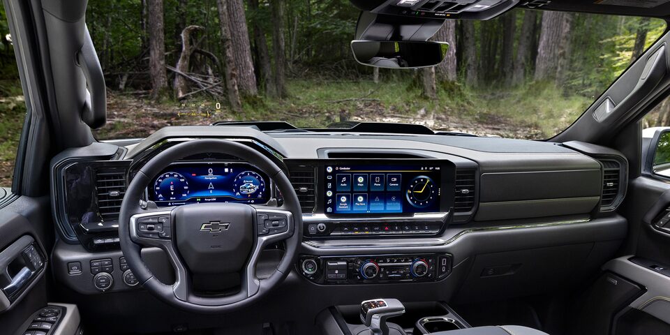 Chevrolet Cheyenne ZR2 Bison 2025, volante con ajuste eléctrico de altura y profundidad, más espacio y conectividad