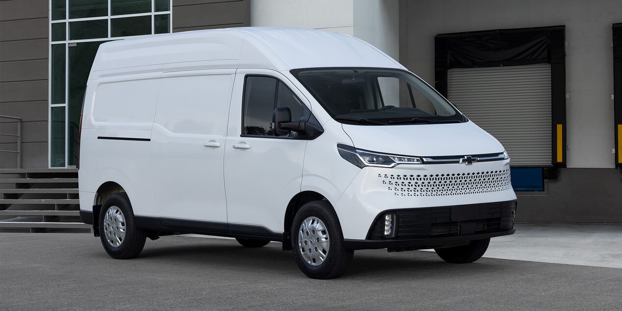 Nueva Chevrolet Express Max 2025, con cámara de visión trasera