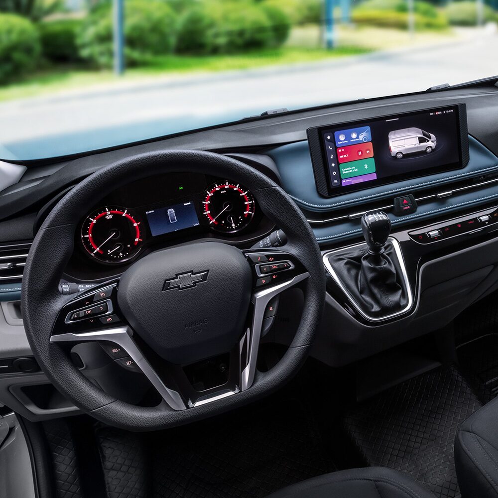 Nueva Chevrolet Express Max 2025, con pantalla multicolor