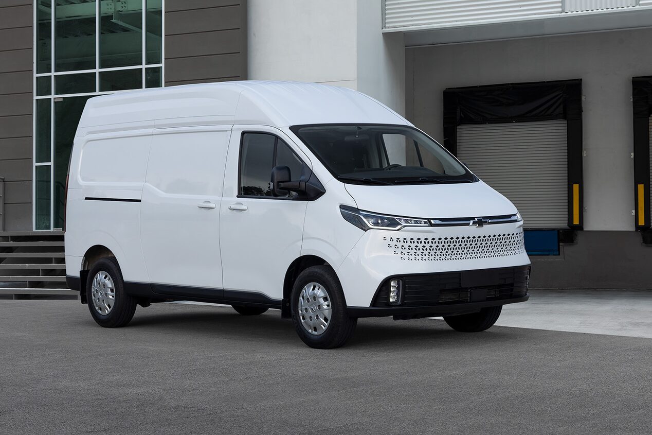 Nueva Chevrolet Express Max 2025, con cámara de visión trasera