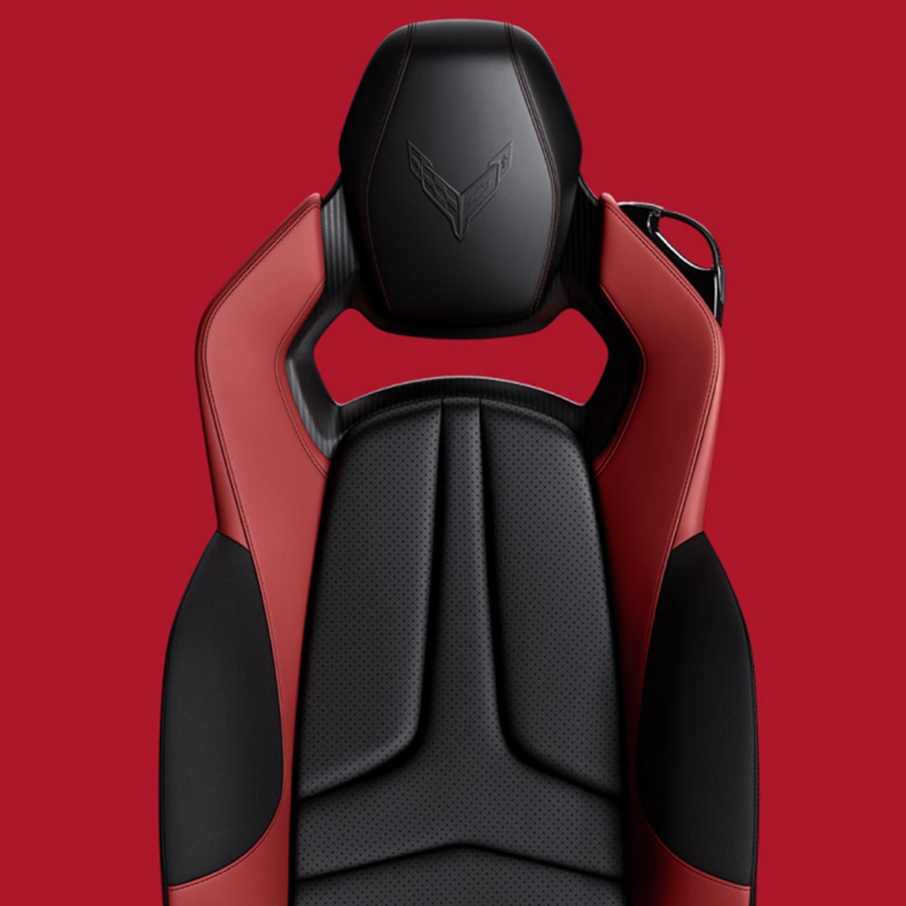 Asientos de color Rojo y Negro en el interior del Corvette Stingray 2026