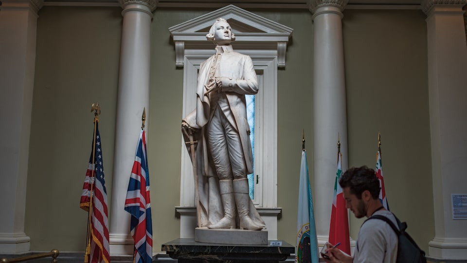 A statue of Dr. Joseph Warren.