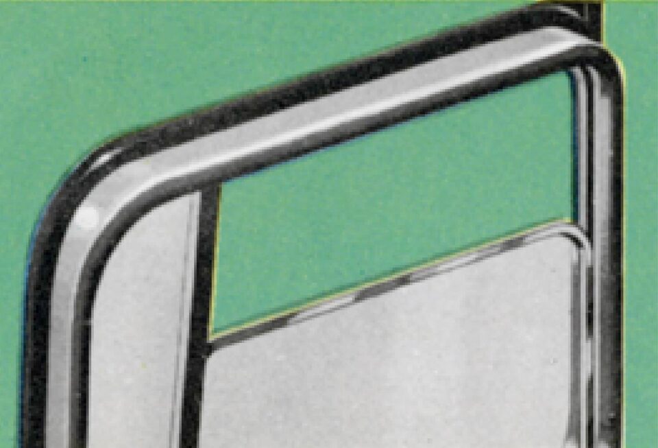 Una ilustración de un primer plano de la moldura alrededor de la ventanilla de un folleto de camionetas Chevy de 1955.