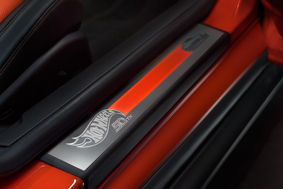 Chevrolet Camaro Hot Wheels Edition: Door Sill Plate