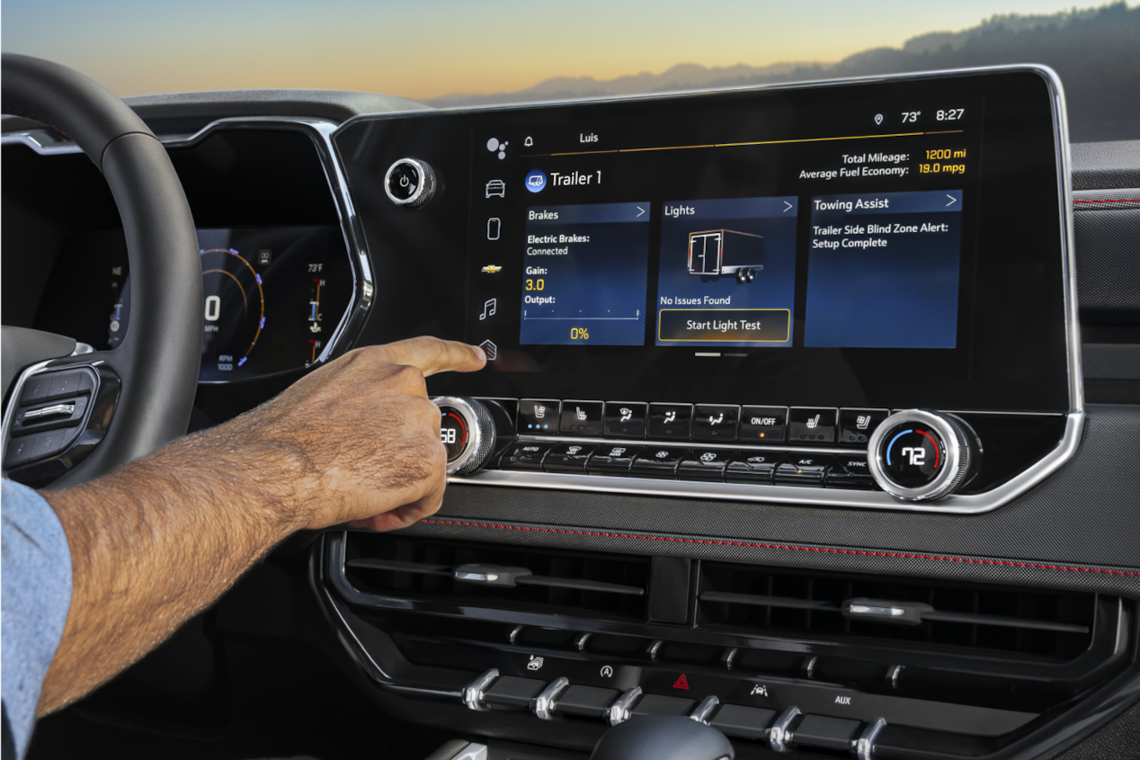 Pantalla con tecnología de remolque de la Chevy Colorado 2026 comercial