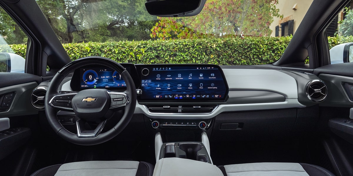 Vista interior de la fila delantera de Chevrolet Equinox EV
