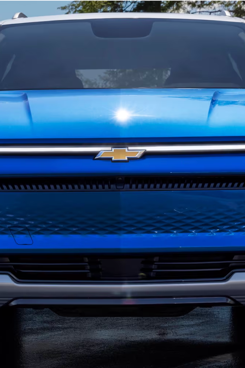 Vista frontal en primer plano de la Chevy Equinox EV 2025