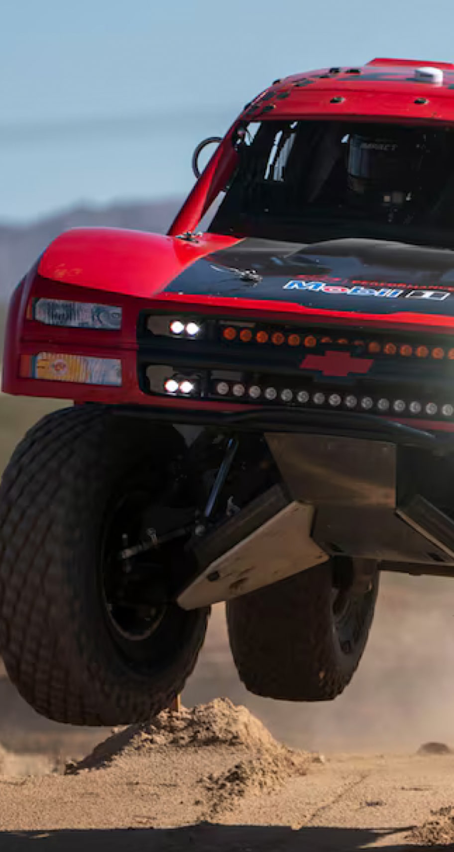 aventura todo terreno - el ingeniero de gm dom lester participa en el mint 400