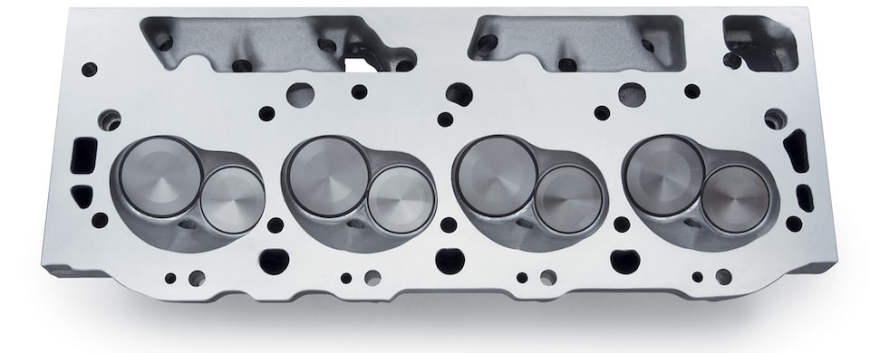 Culata de aluminio con puerto rectangular de Chevy Performance
