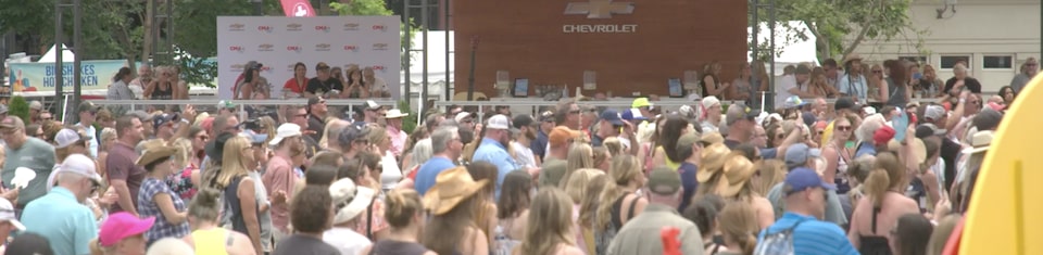 2022 CMA Fest Crowd