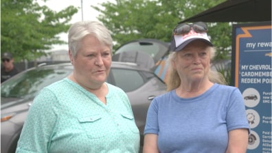 Denise and Sandra talking about My Chevrolet Rewards at the 2022 CMA Fest