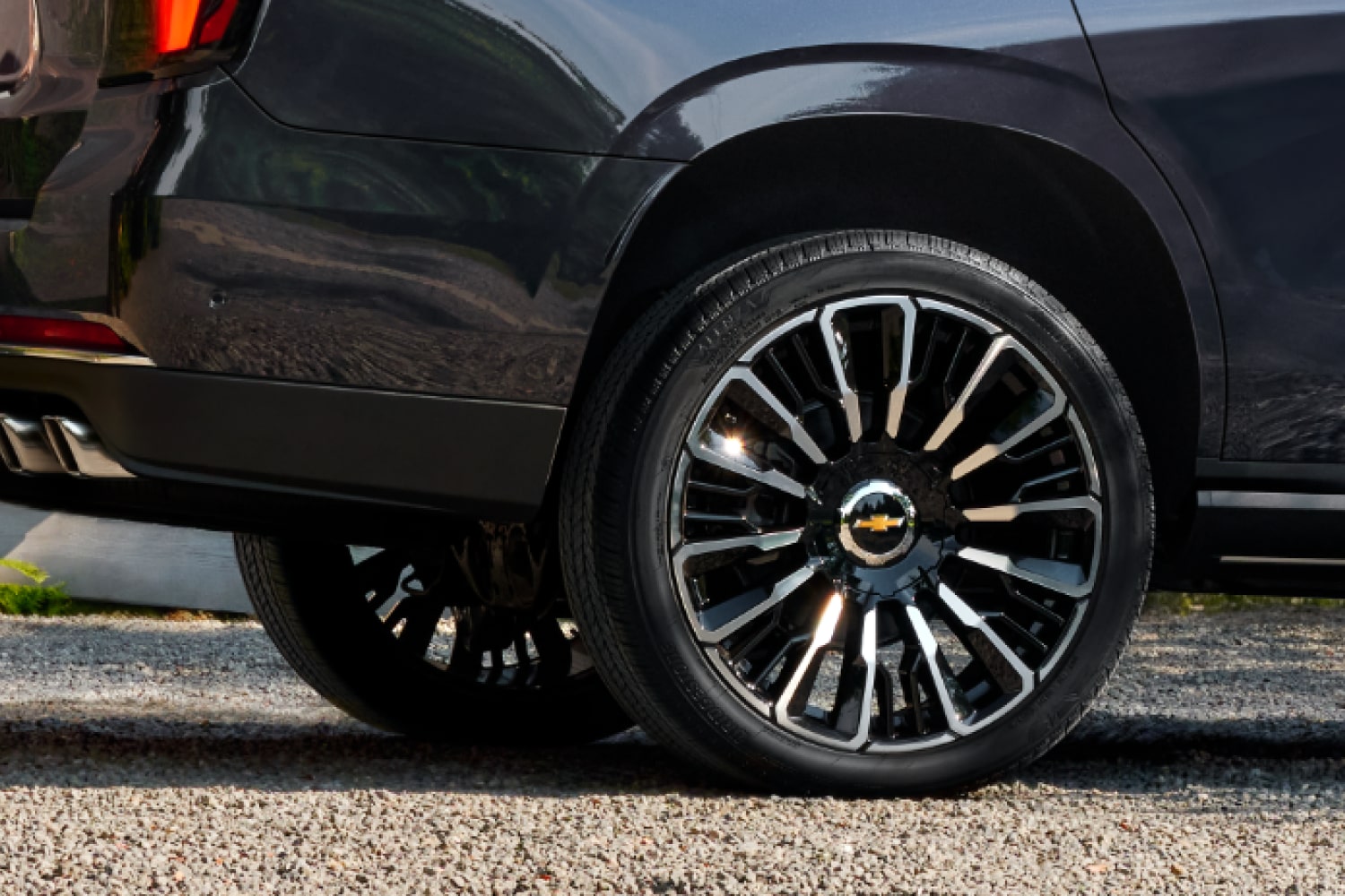 Wheels Suburban High Country shown in Dark Ash Metallic