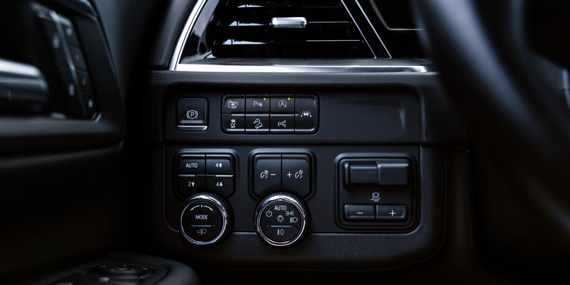 Tahoe Z71 shown in Gideon/Very Dark Atmosphere interior