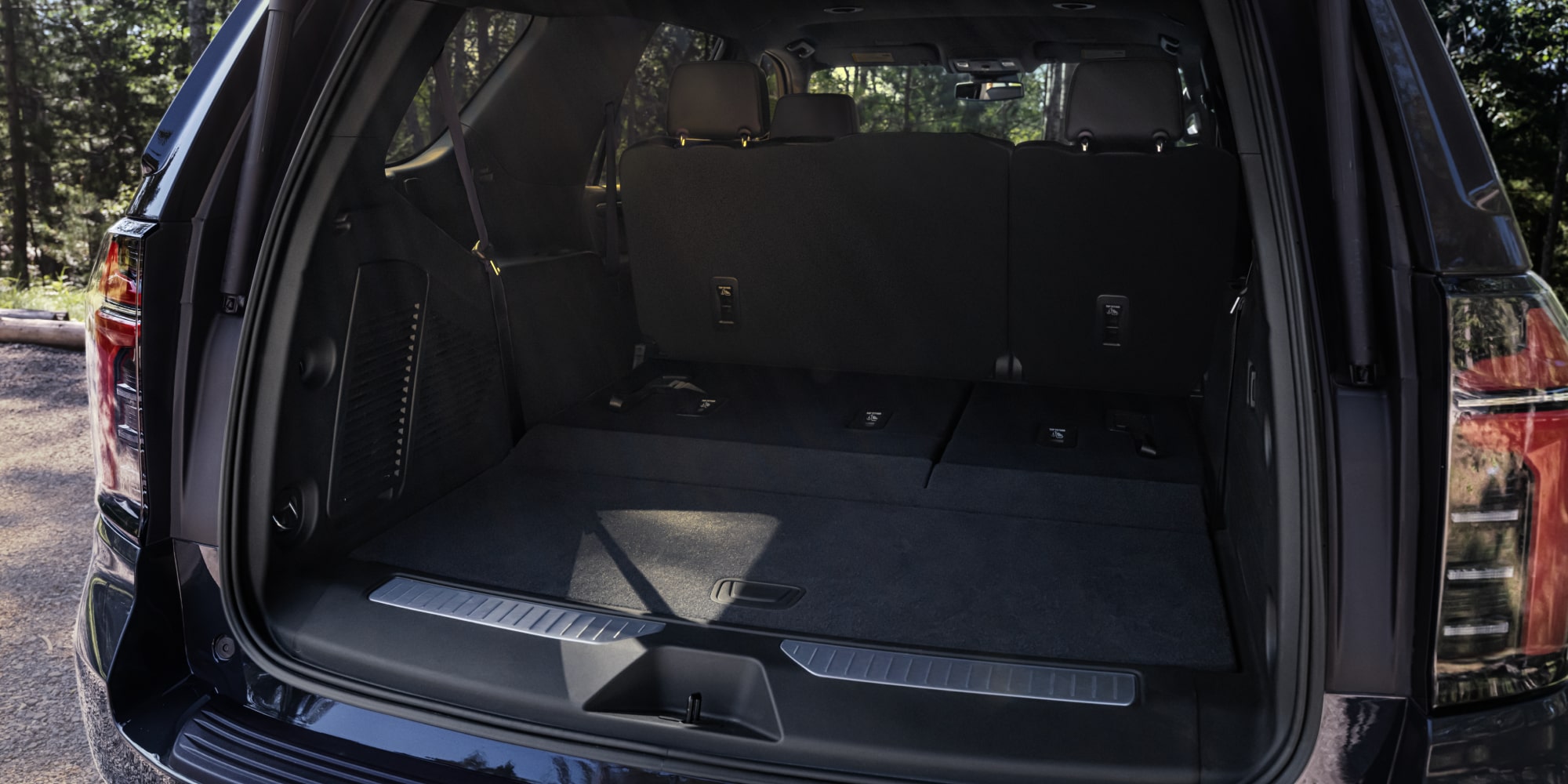 Tahoe Z71 shown in Gideon/Very Dark Atmosphere interior