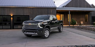 Silverado 2500 HD High Country in Black with available features shown.