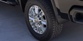 Silverado 2500 HD High Country in Black with 20' bright wheel. 