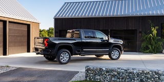 Silverado 2500 HD High Country in Black.