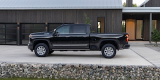 Silverado 2500 HD in Black with available features shown.