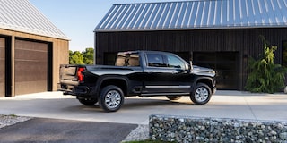 Silverado 2500 HD High Country in Black.
