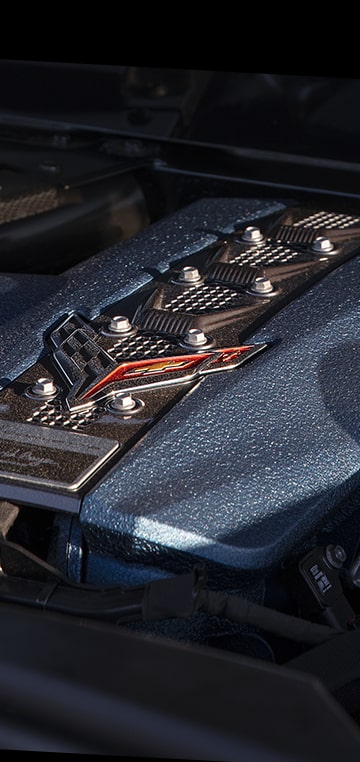 Primer plano del motor de un Chevy Corvette ZR1