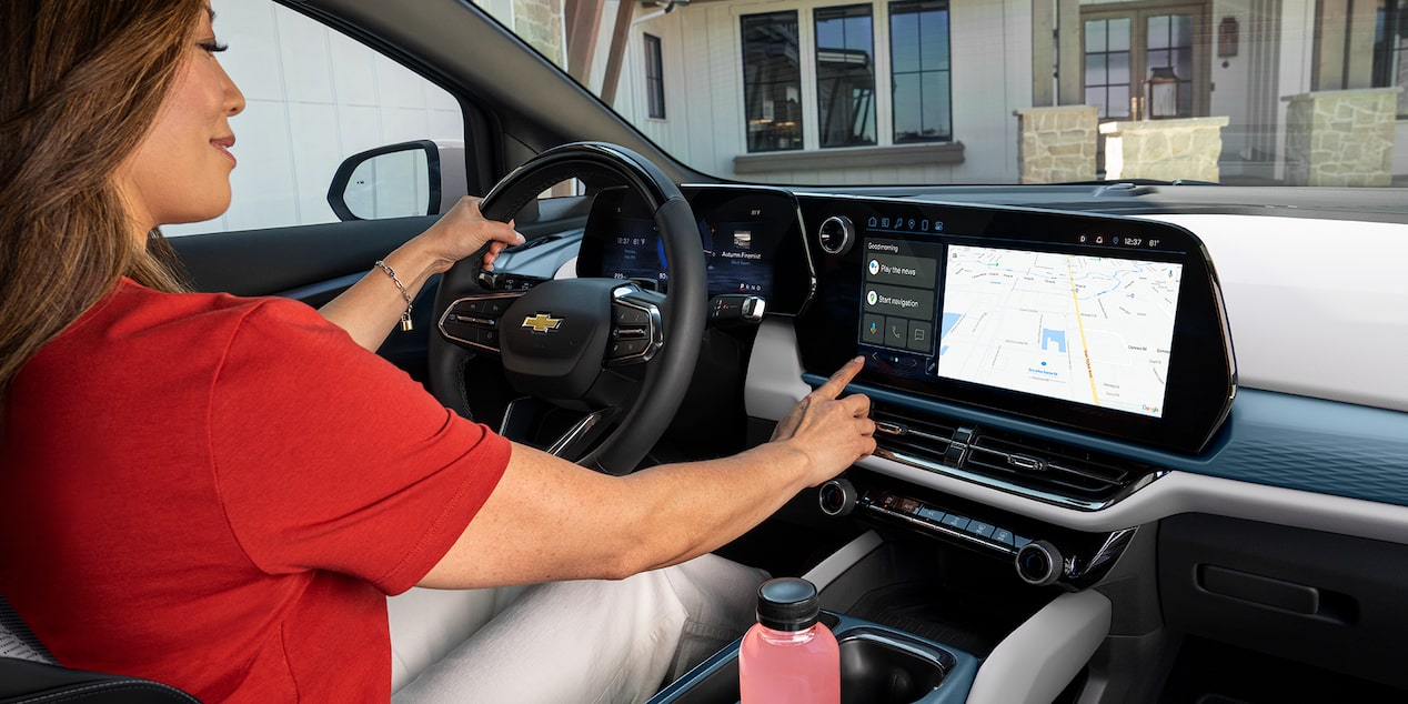 Personalization Apps on 17.7-Inch Touch Screen in Equinox EV