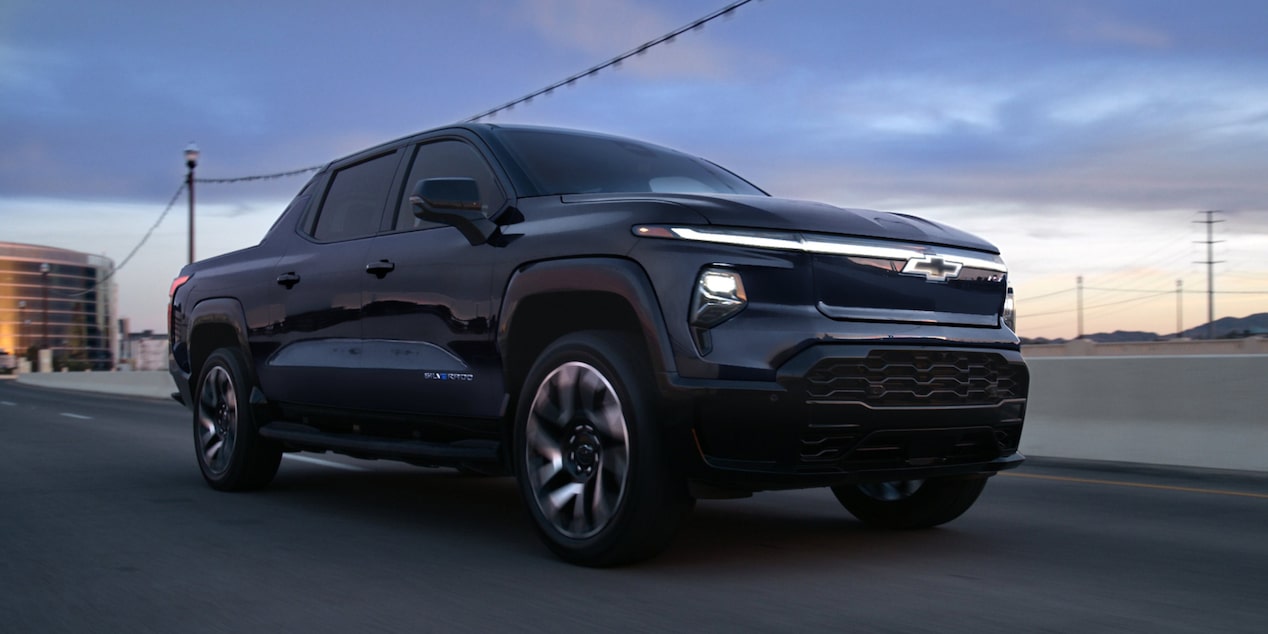 Silverado EV 2024 en la ciudad