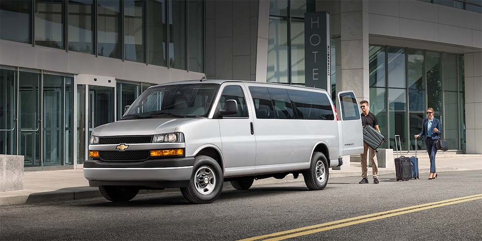 2023 Chevy Express Passenger Van: Side Angle View