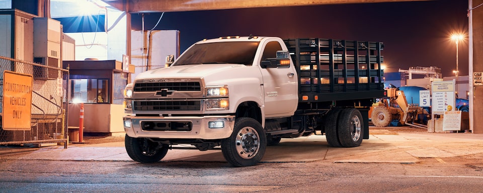 Silverado con chasis con cabina: Modificación - Caja plana