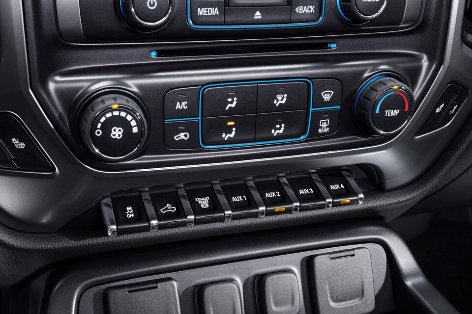 Tecnología de chasis con cabina Silverado: Interruptores auxiliares