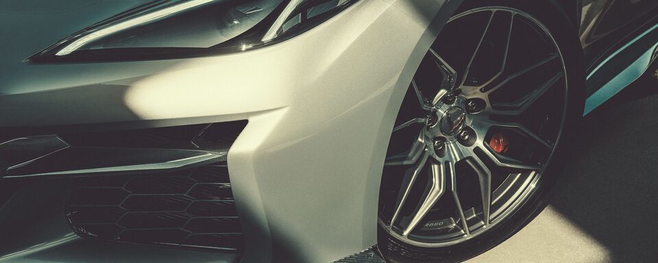 El elegante diseño de los faros delanteros del Corvette Z06