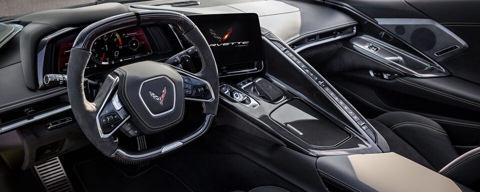 La deslumbrante cabina del Corvette Z06, en la que se resalta el control de clima vertical
